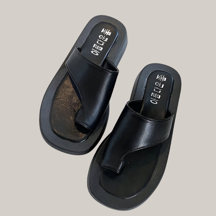 Flat-bottomed Beach Flip Flops Black